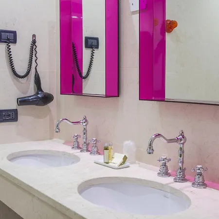 Boutique Trieste - Adults Only Верона